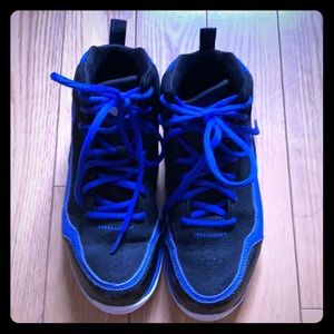 Under Armor Boys HiTop Sneakers Size 5.5